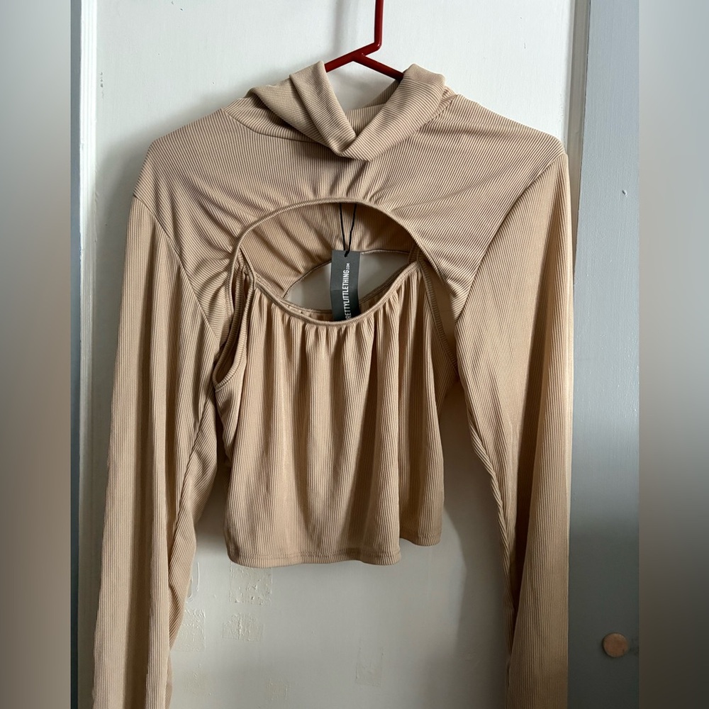 Trendy Beige Long Sleeve Crop Top